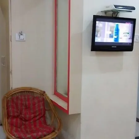 Hotel Maangta 127 @ Andheri East