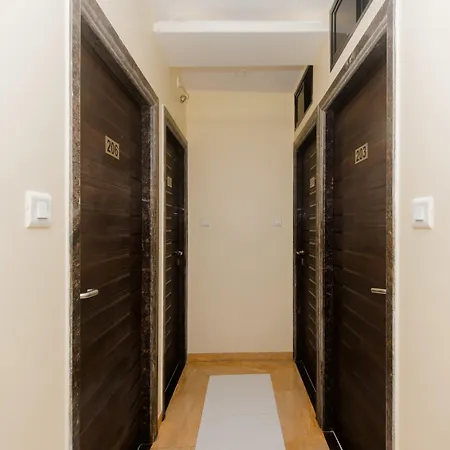 Hotel O Alfa Grand Near Chhatrapati Shivaji International Airport