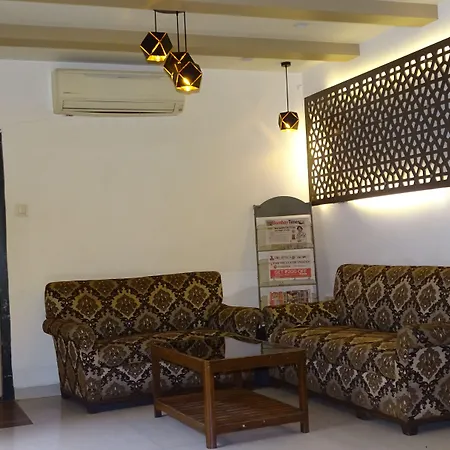 Sunshine Airport Hotel 3*