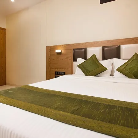 Residency Park Near Masjid Rly Station South 3*