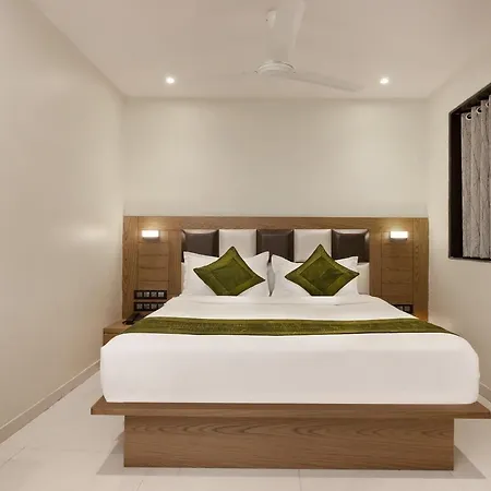Residency Park Near Masjid Rly Station South Hotel 3*