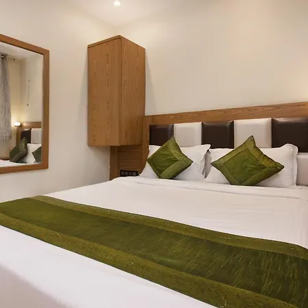 Residency Park Near Masjid Rly Station South 3*