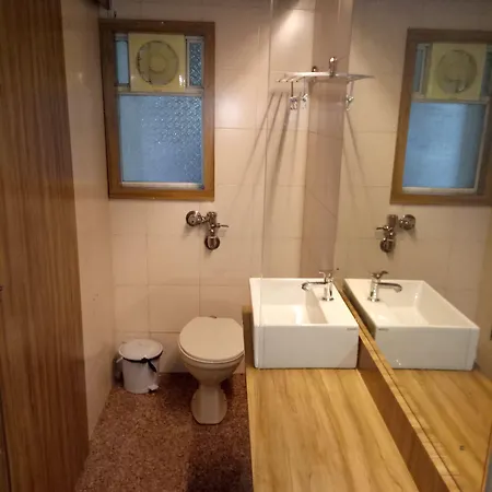 Hotel Samraj 3*