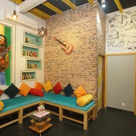 Hostel Staytion Dorm- A Backpackers Mumbai
