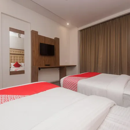 Oyo 22039 Bkc Grand Hotel 3*