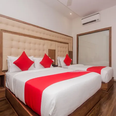 Oyo 22039 Bkc Grand Hotel