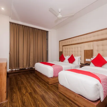 Oyo 22039 Bkc Grand Mumbai