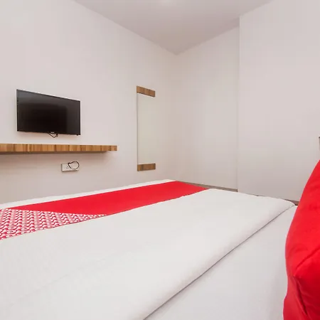 Oyo 22039 Bkc Grand Hotel Mumbai