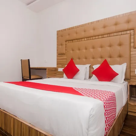 Oyo 22039 Bkc Grand Hotel