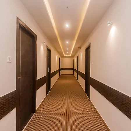 Oyo 22039 Bkc Grand Mumbai