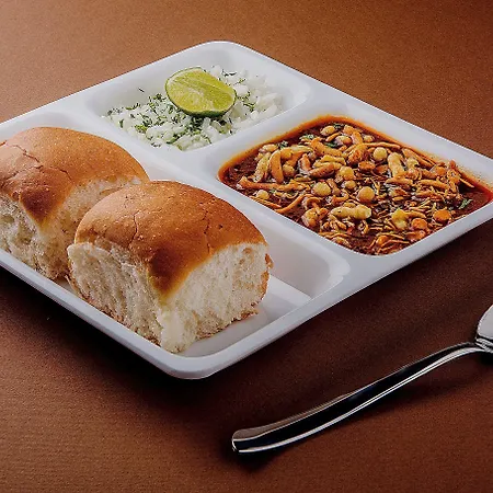 Oyo 22039 Bkc Grand Hotel Mumbai