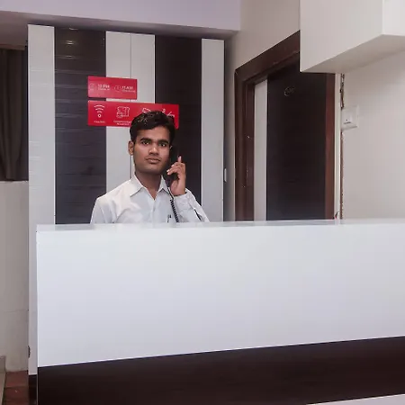 Oyo 22039 Bkc Grand Hotel 3*