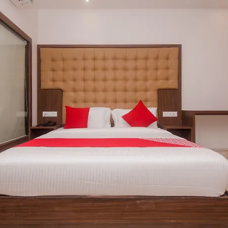 Hotel Oyo 22039 Bkc Grand