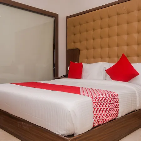 Oyo 22039 Bkc Grand 3*