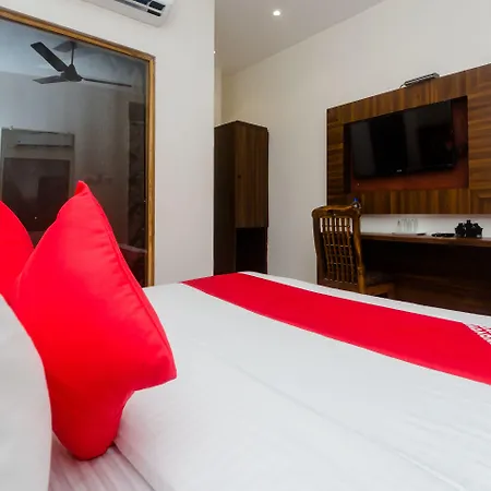 Oyo 24293 Amana International Hotel 3*