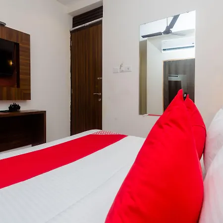 Hotel Oyo 24293 Amana International