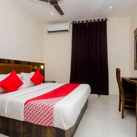 Oyo 24293 Amana International 3*