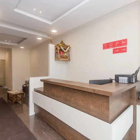 Oyo 23259 Galaxy Hotel 3*