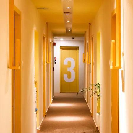 Hotel Bloom - Juhu