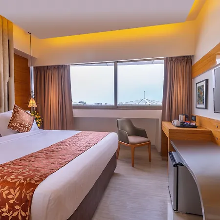 Metropole Hotel 3*