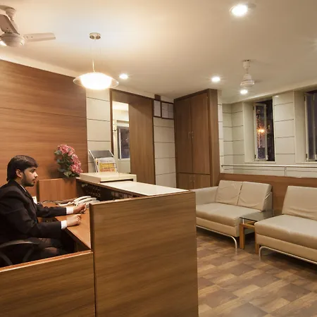 Hotel Fabhotel Rahat