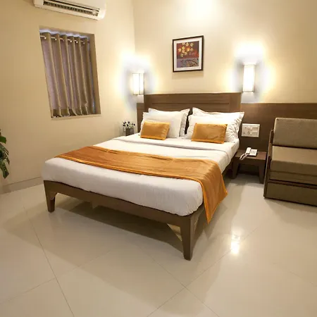Fabhotel Rahat Hotel 3*