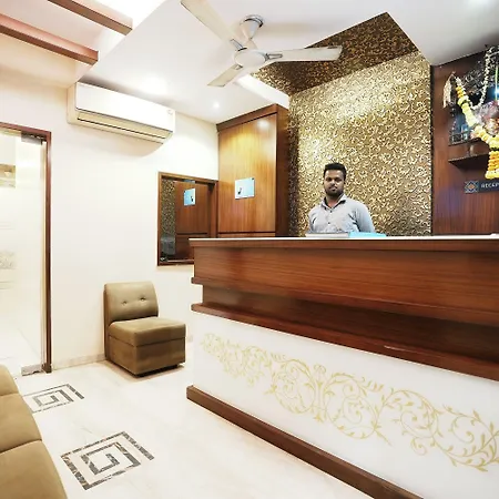 Hotel Collection O Airport Metro Andheri East 3*