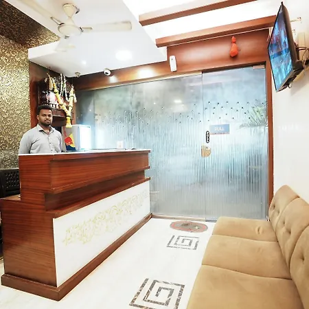 Hotel Collection O Airport Metro Andheri East