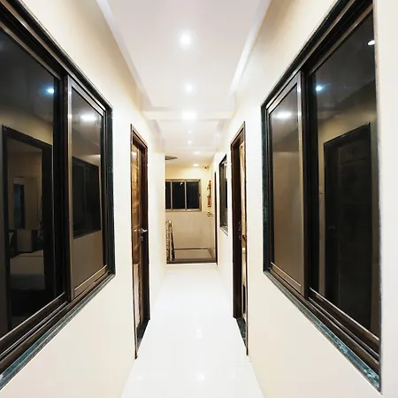 Hotel Collection O Airport Metro Andheri East Mumbai