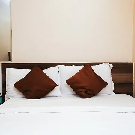 Hotel Collection O Airport Metro Andheri East Mumbai