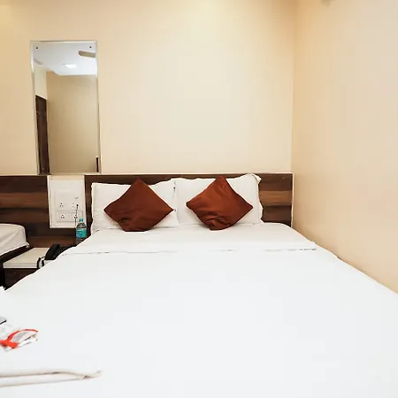 Hotel Collection O Airport Metro Andheri East 3*