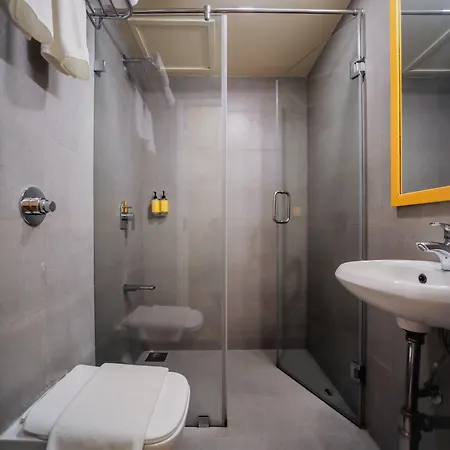 Bloom - Worli Hotel