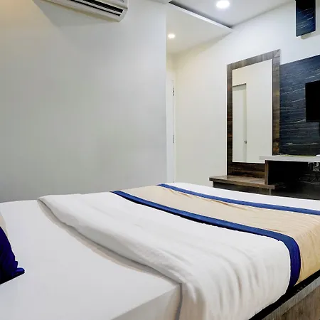 Hotel Fabhotel Veera Residency - Nr Airport
