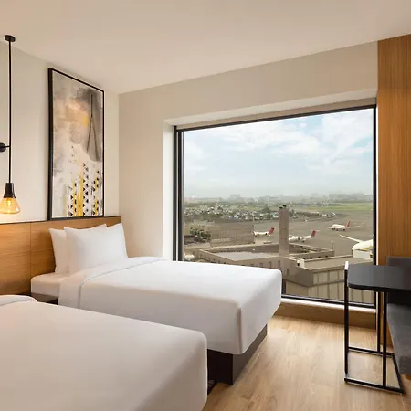 Fairfield By Marriott International Airport 4*