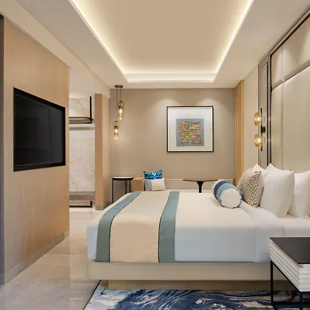 Fairfield By Marriott International Airport 4*