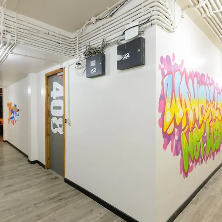 Hostel Backpacker Cowies Mumbai