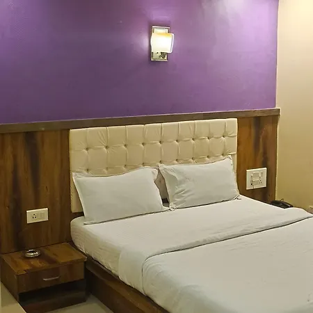 Golden Park Hotel 3*