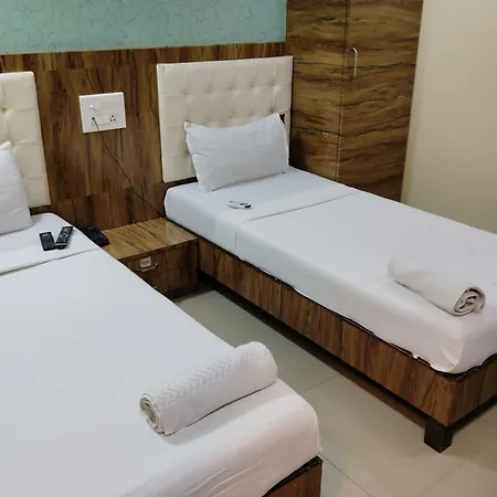 Golden Park Hotel 3*