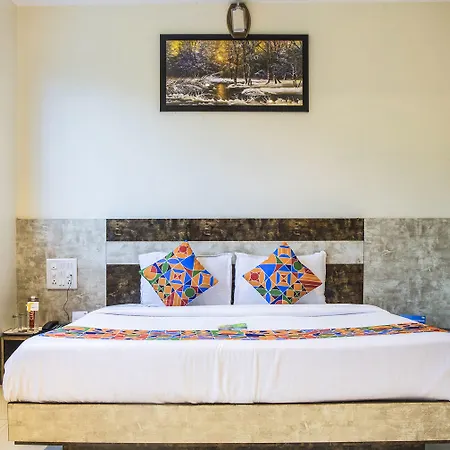 Hotel Fabhotel Embassy Grand 3*