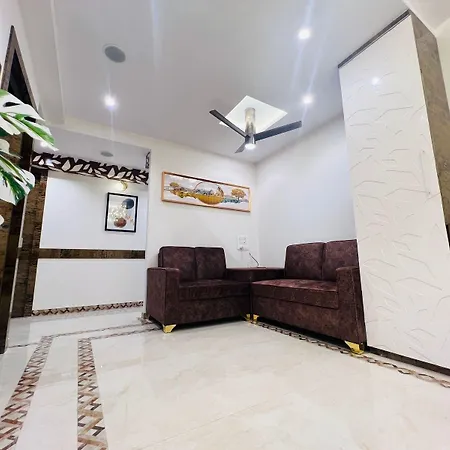 Larmont Luxury Hotel Mumbai