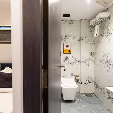 Hotel Larmont Luxury
