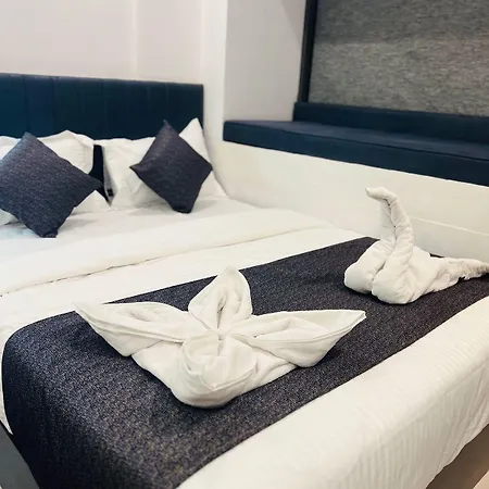 Larmont Luxury