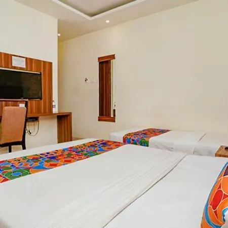 Hotel Fabexpress Emerald 3*