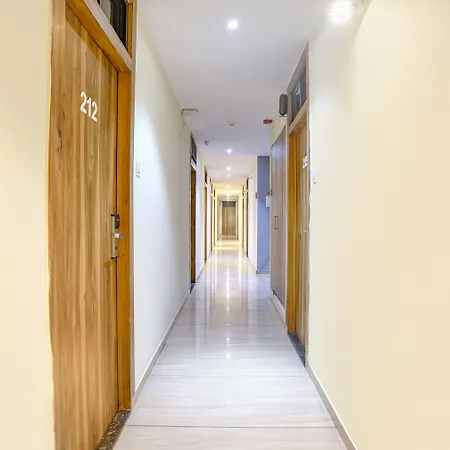 Hotel Fabhotel Cozy - Nr International Airport 3*