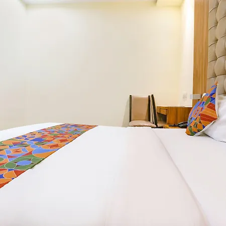 Fabhotel Cozy - Nr International Airport
