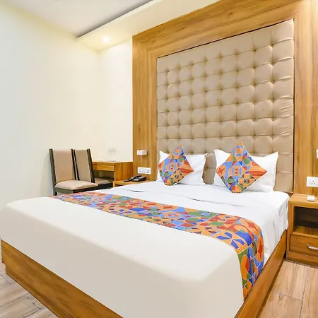 Hotel Fabhotel Cozy - Nr International Airport 3*