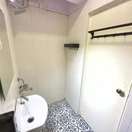 Hostel Locomo Hostel Express - Stay Work Eat Mumbai
