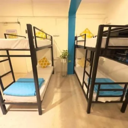 Locomo Hostel Express - Stay Work Eat Hostel Mumbai