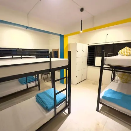 Hostel Locomo Hostel Express - Stay Work Eat Mumbai