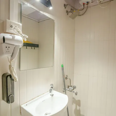 Hostel Locomo Hostel Express - Stay Work Eat Mumbai